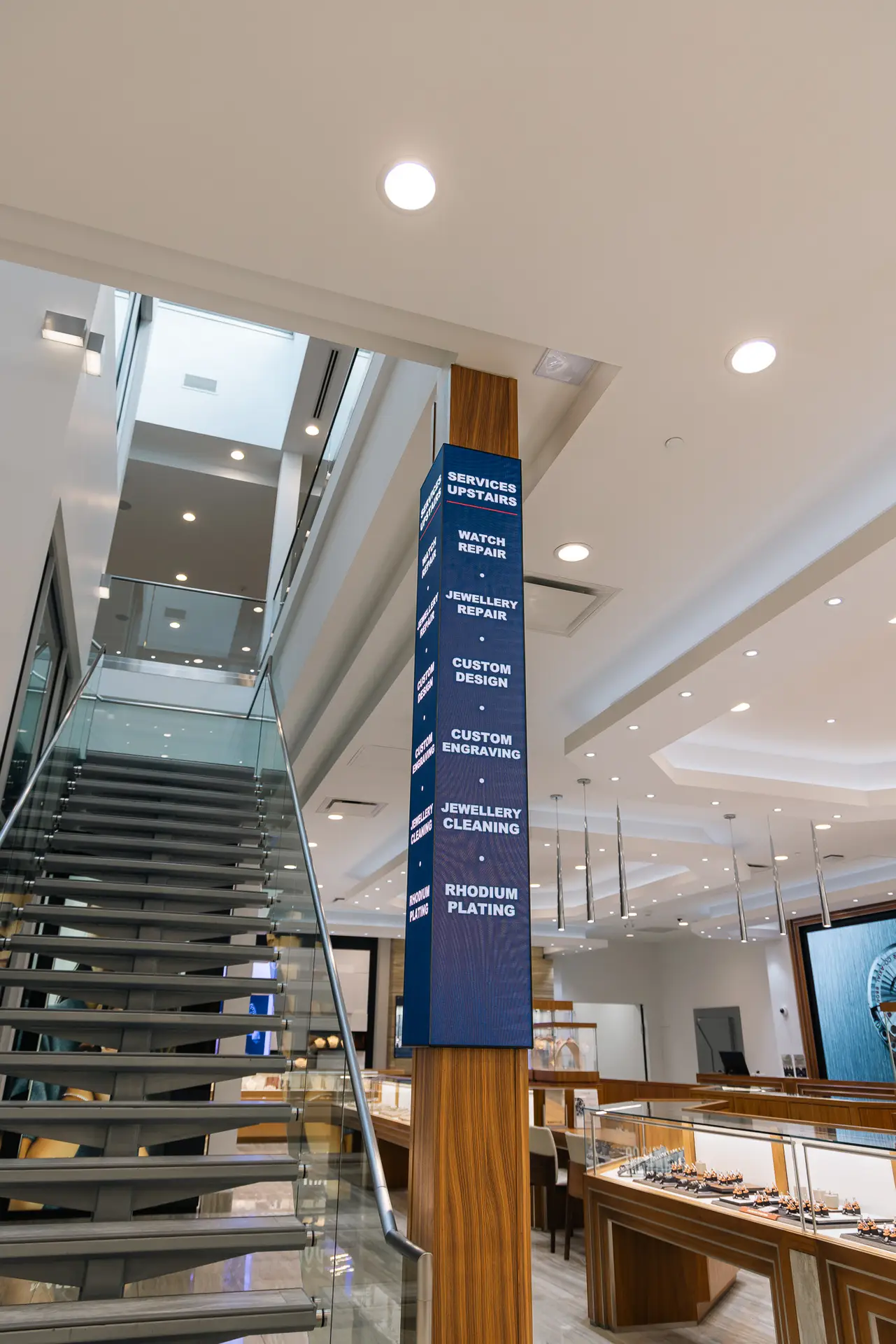 digital signage retail store